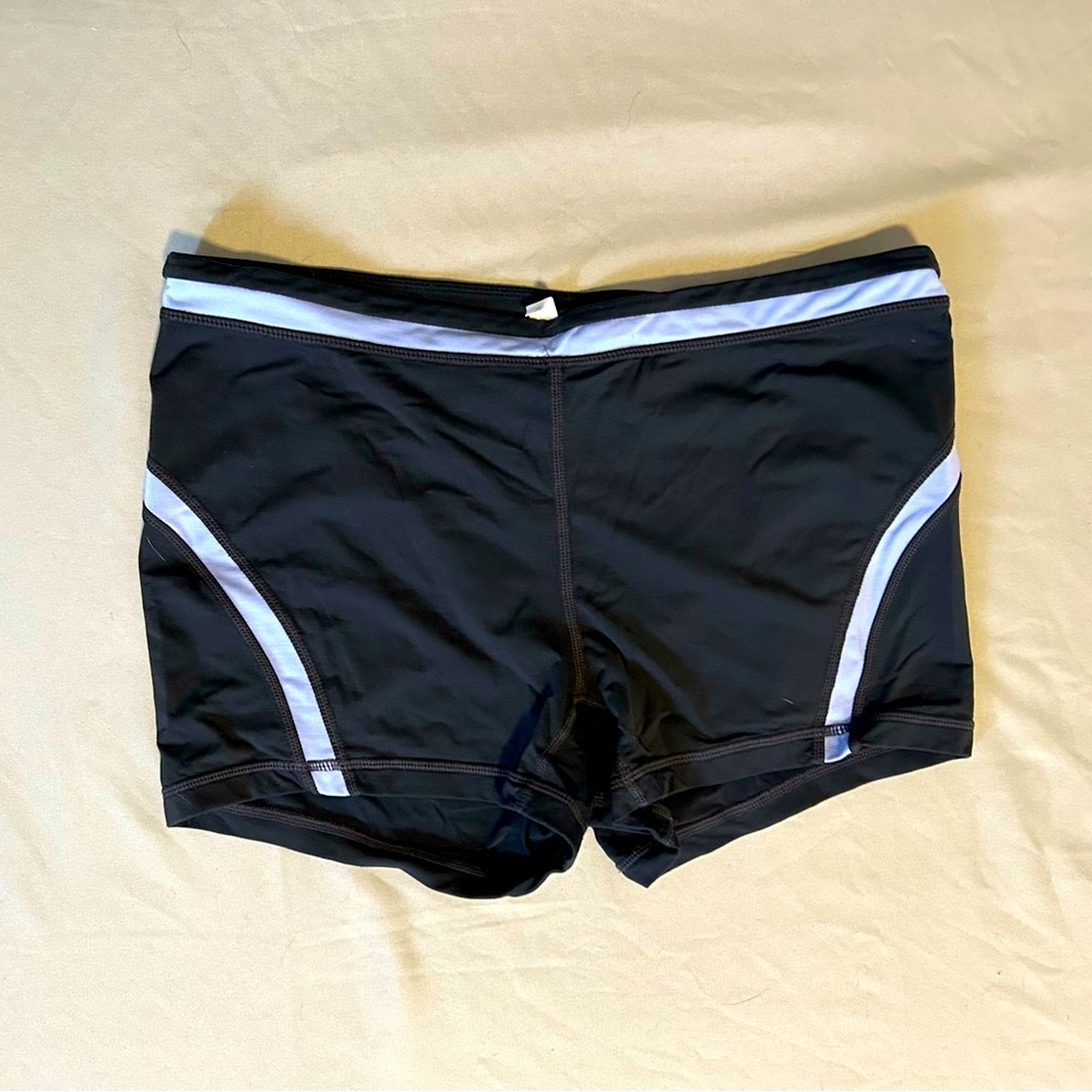 Gap black spandex short with lavender detail